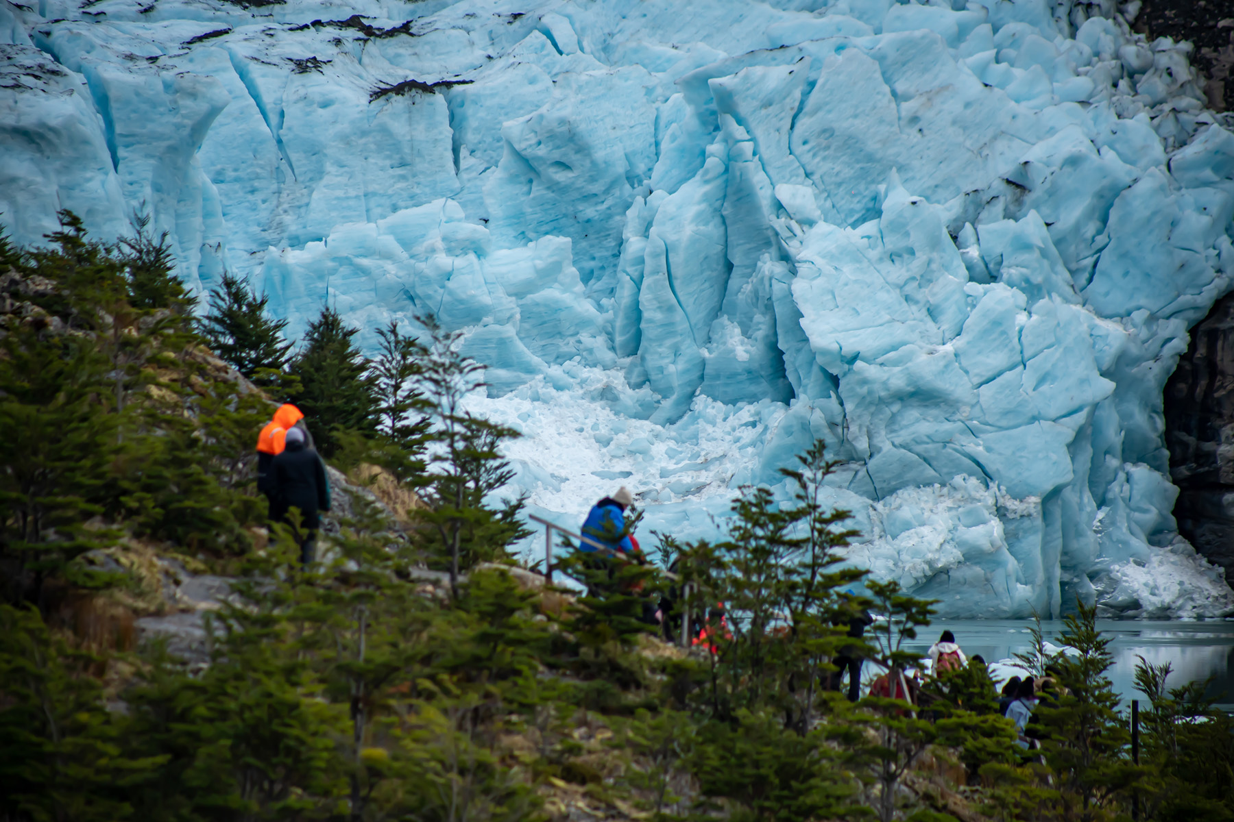 Pared de hielo del glaciar Serrano vista desde el mirador